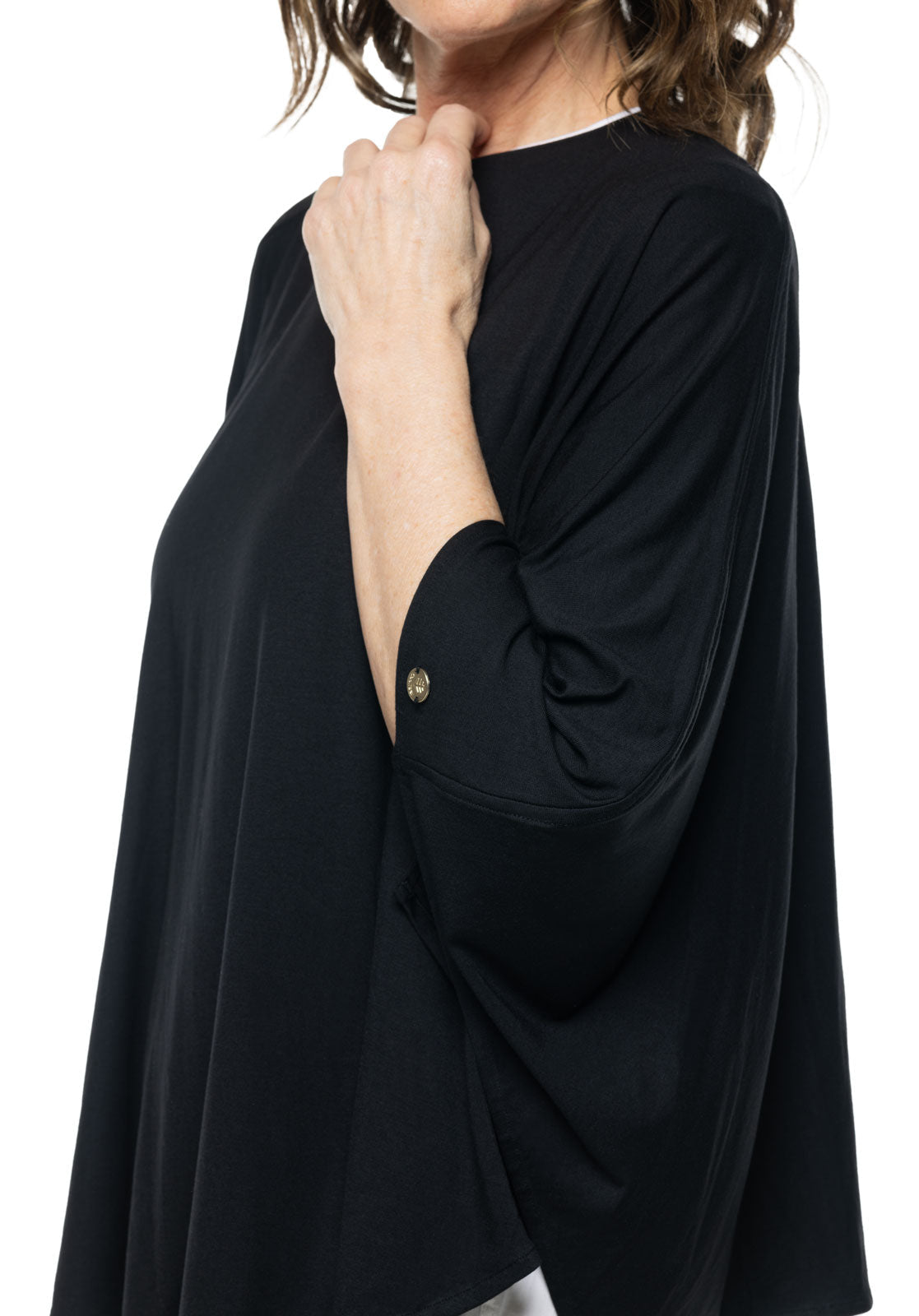 Women's Tama Moduri Poncho| Black