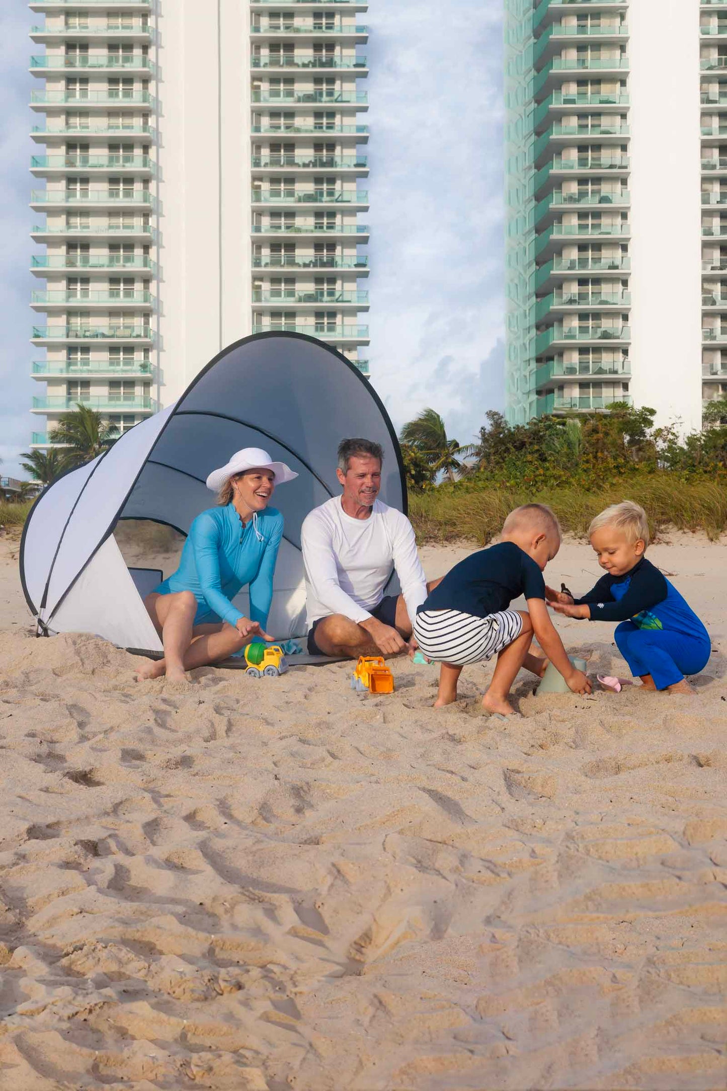 Soltent Instant Pop-Up Beach Tent | Silver/Green