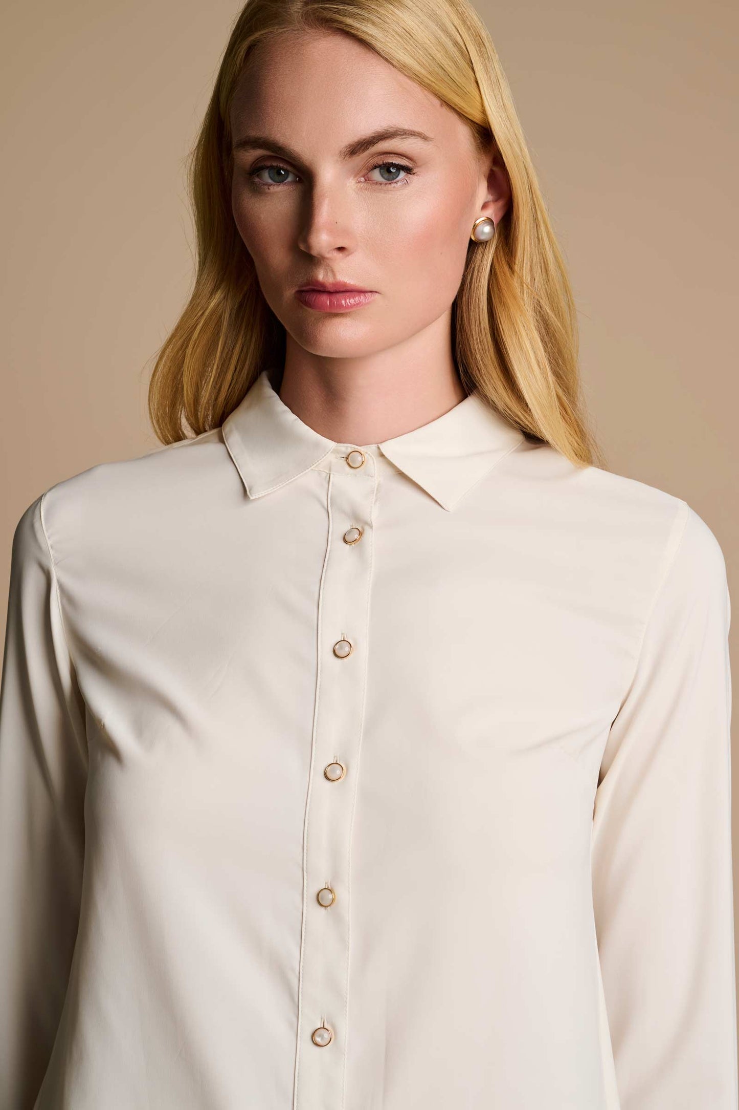 Women's Mott50 Rhodes Pleated Back Shirt | Black