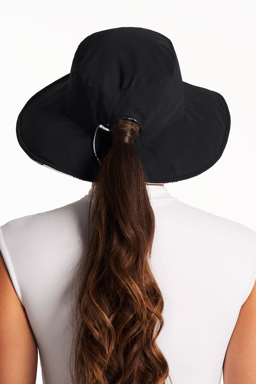 Women's Ariel Reversible Pool Hat | White/Black Perfect Peony