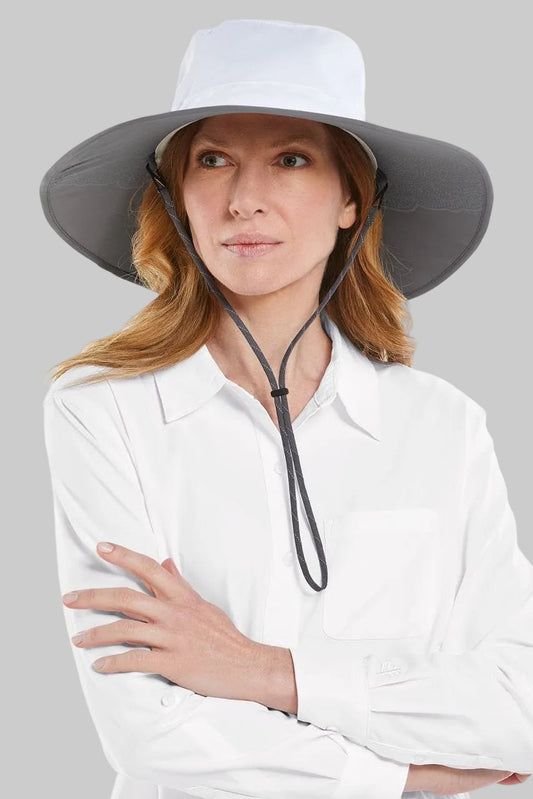 Color_White/Carbon Travel Medallion