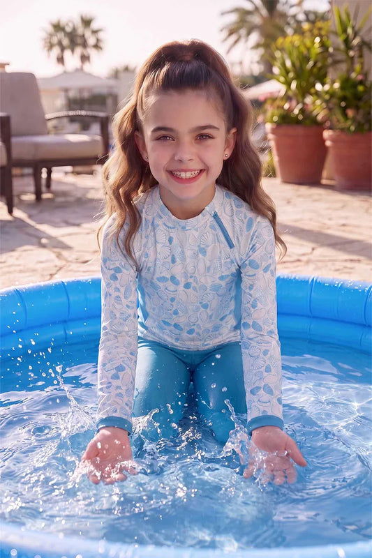 Camiseta de protección solar Wavechaser Zippy para niños | Paraíso de palmeras azul ártico