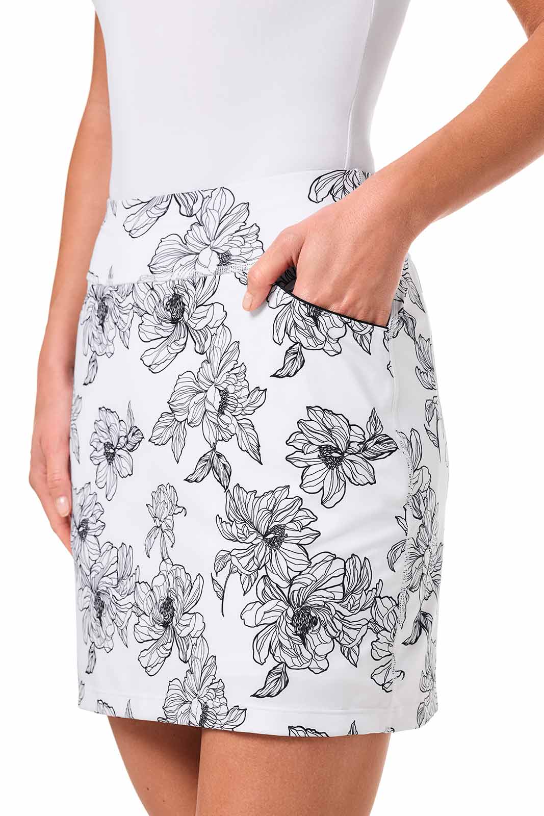 Color_White/Black Perfect Peony