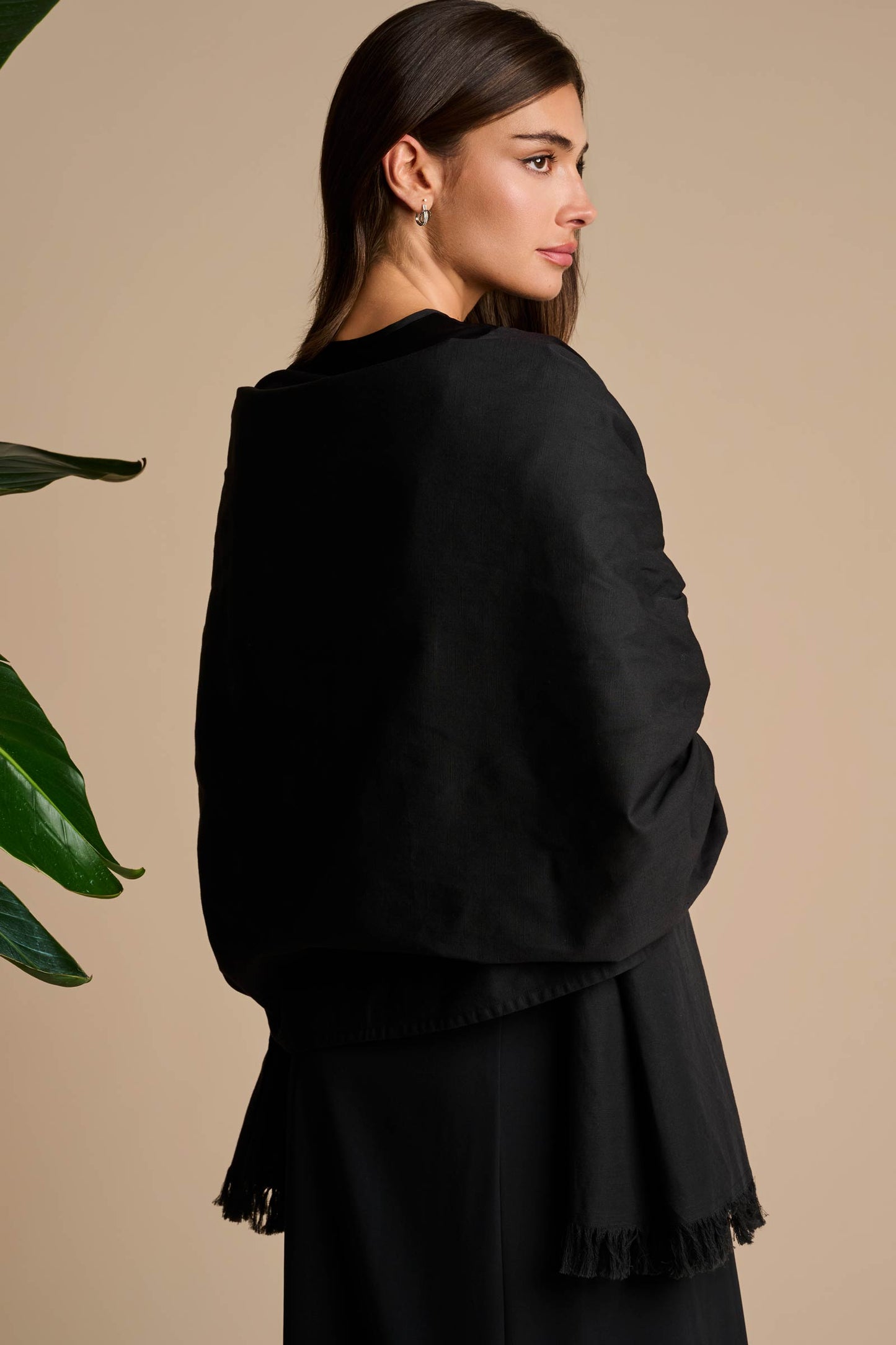 Women's Mott50 Melbourne Shawl | Black