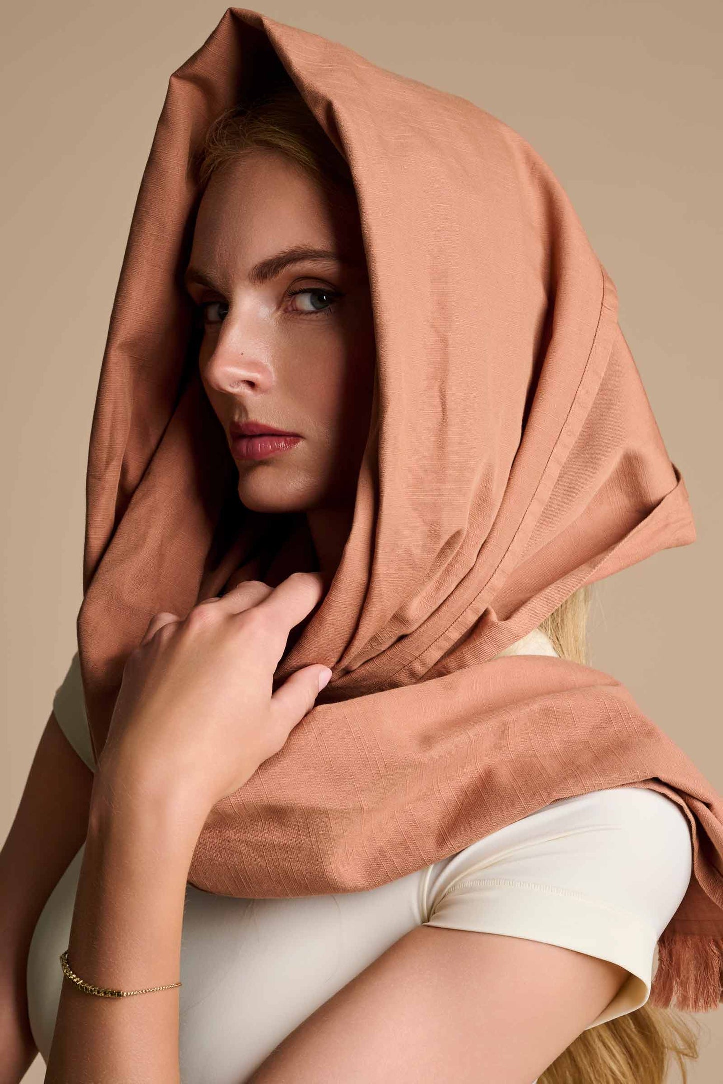 Women's Mott50 Melbourne Shawl | Mocha Mousse