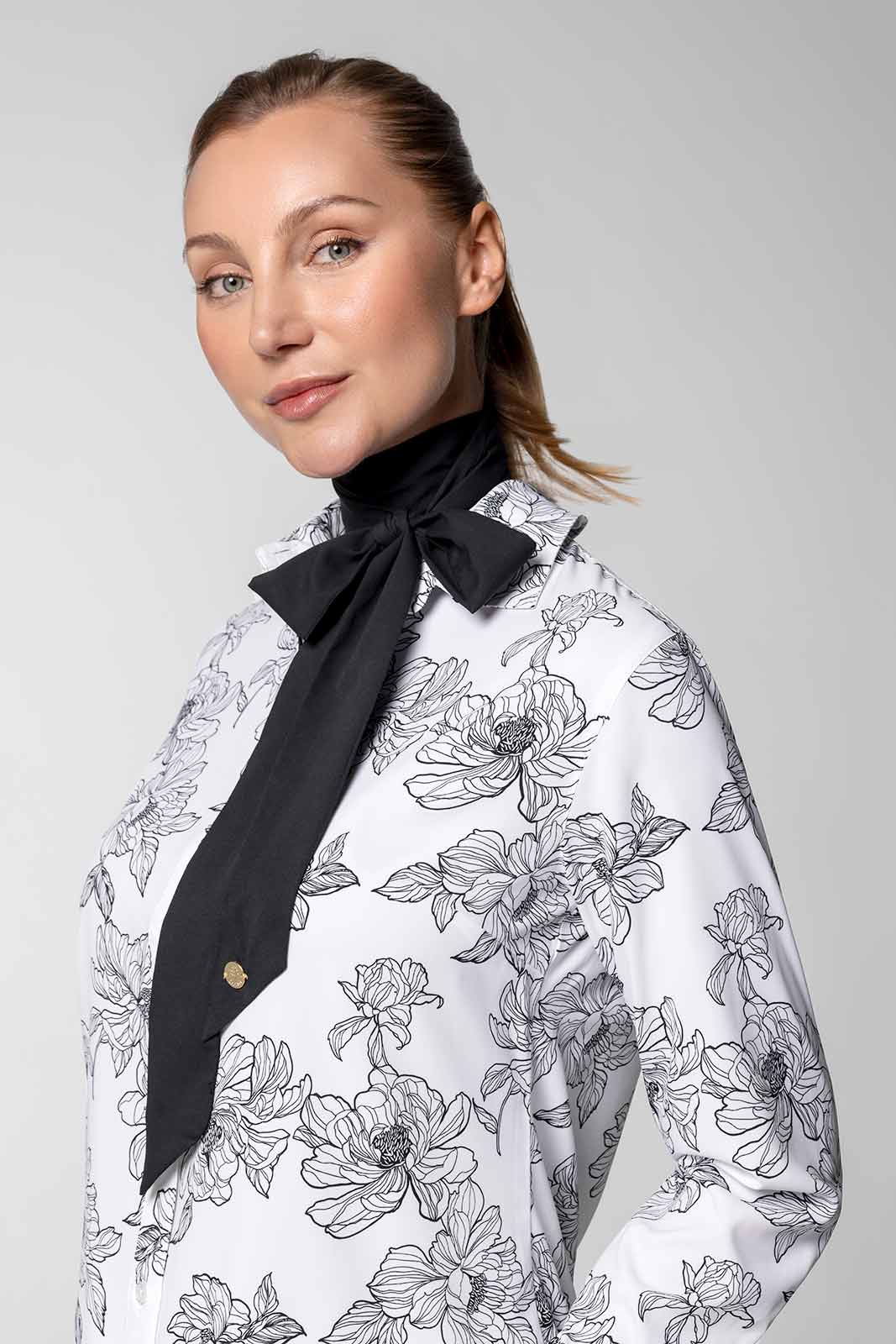 Women's Lantana Neck Bow | Black