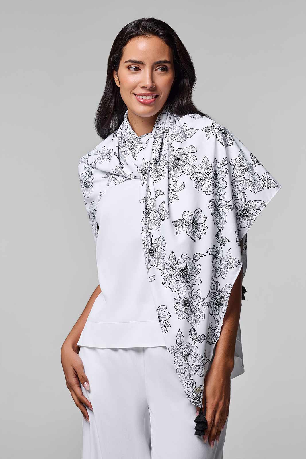 Women's Minneola Featherlight Scarf | White/Black Perfect Peony