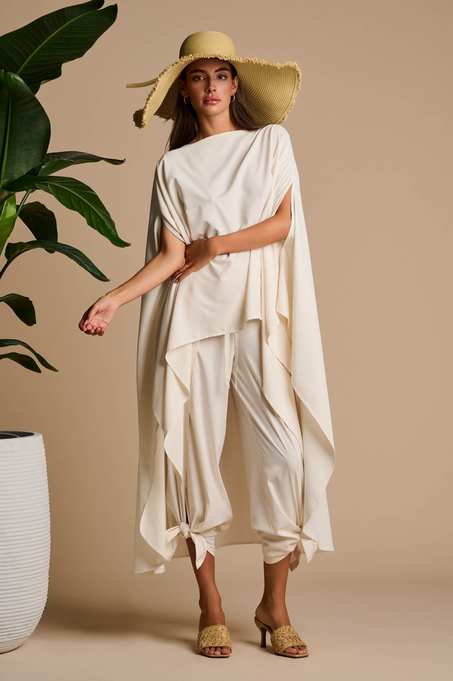 Women's Mott50 Hydra Sun Poncho | Vanilla