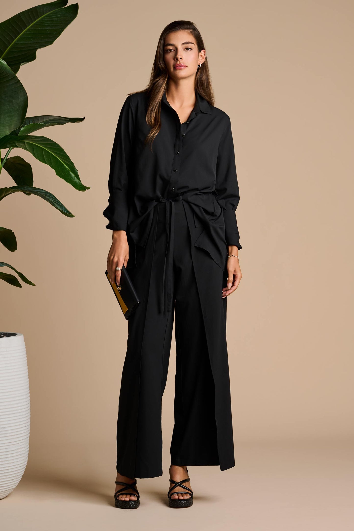 Women's Mott50 Rhodes Pleated Back Shirt | Black