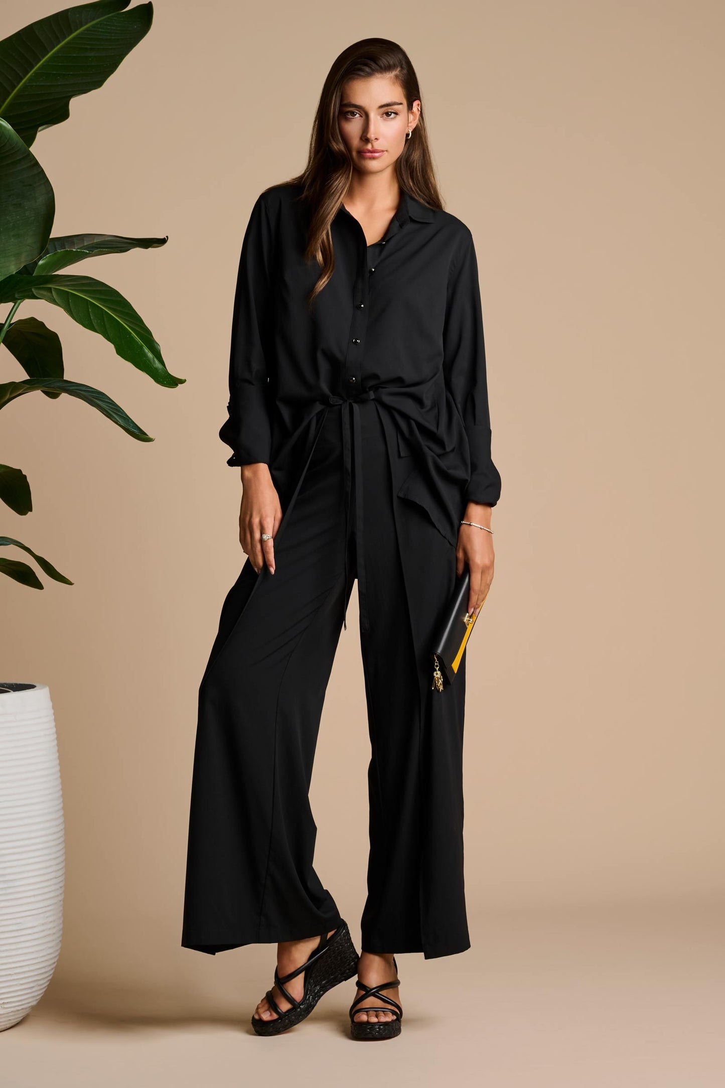 Women's Mott50 Rhodes Pleated Back Shirt | Black