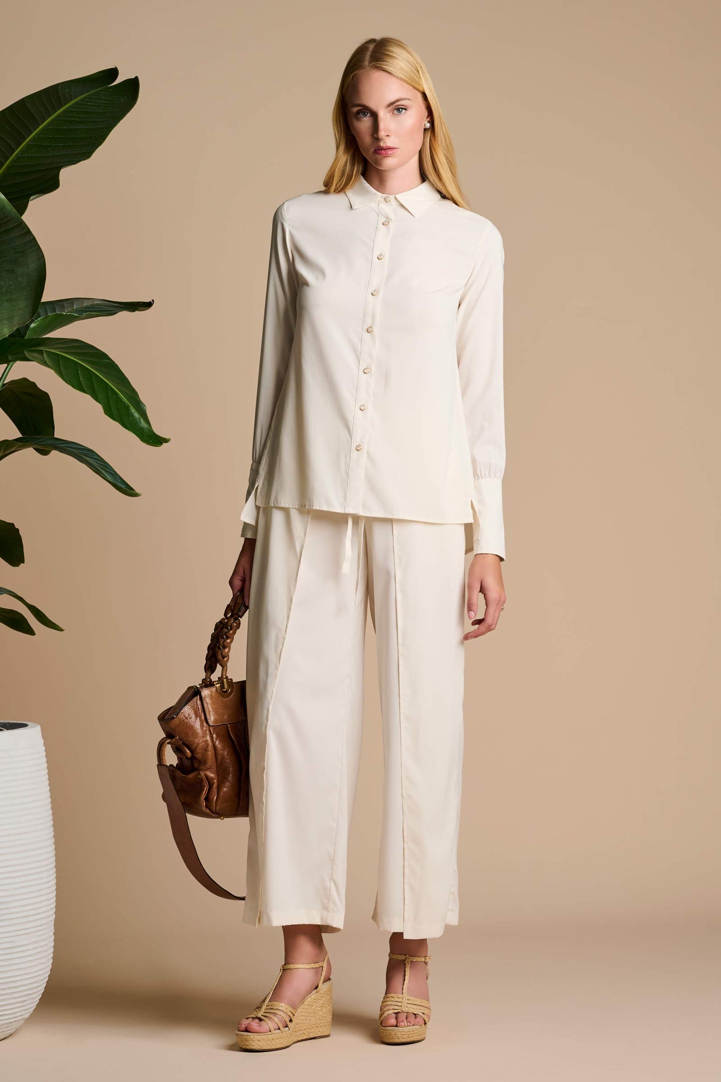 Women's Mott50 Rhodes Pleated Back Shirt | Black