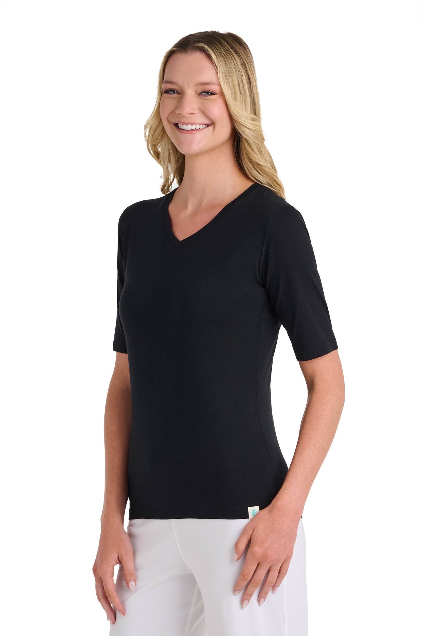 Women's Morada Fitted Short Sleeve V-Neck T-Shirt | Black