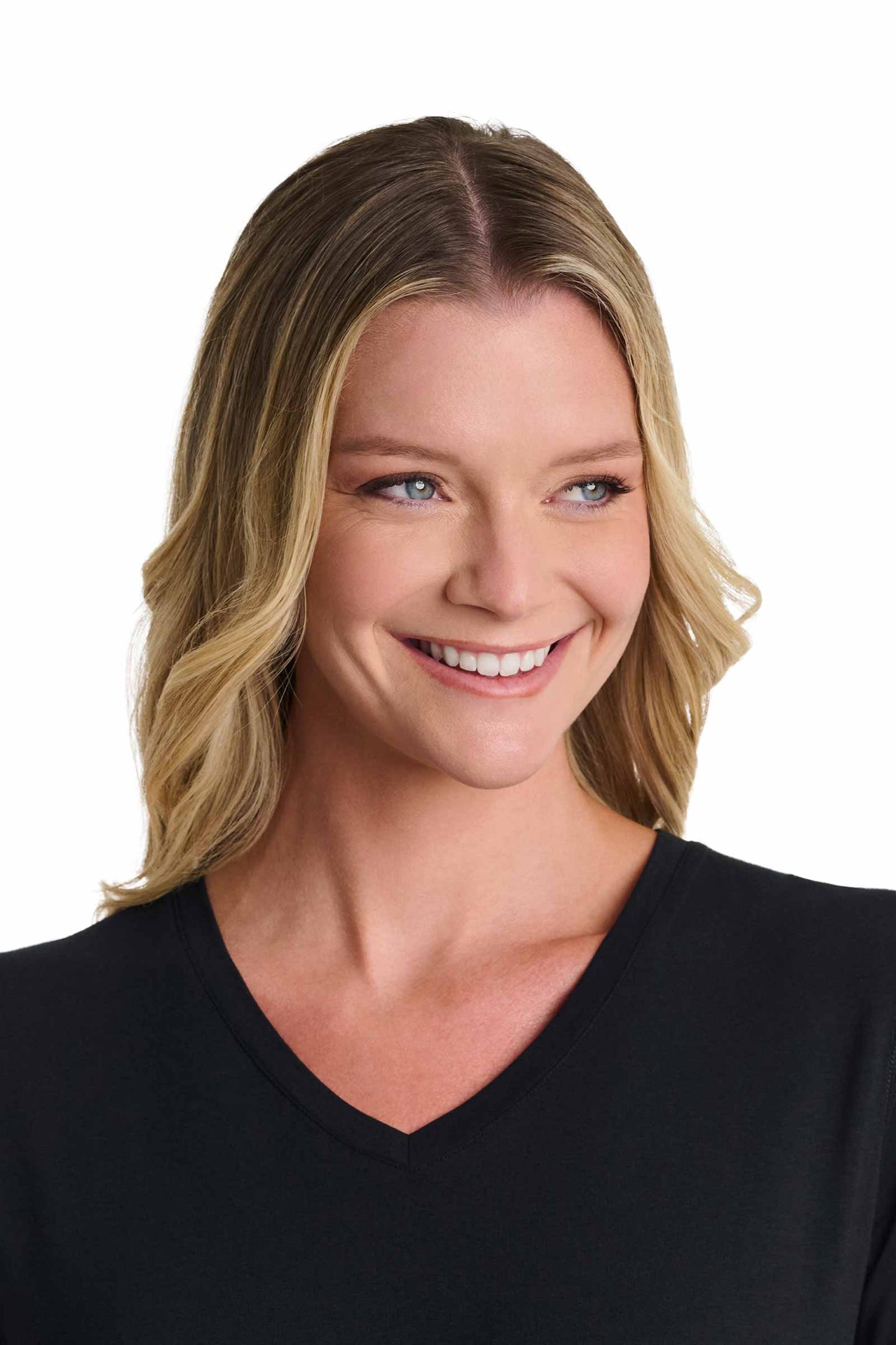 Women's Morada Fitted Short Sleeve V-Neck T-Shirt | Black