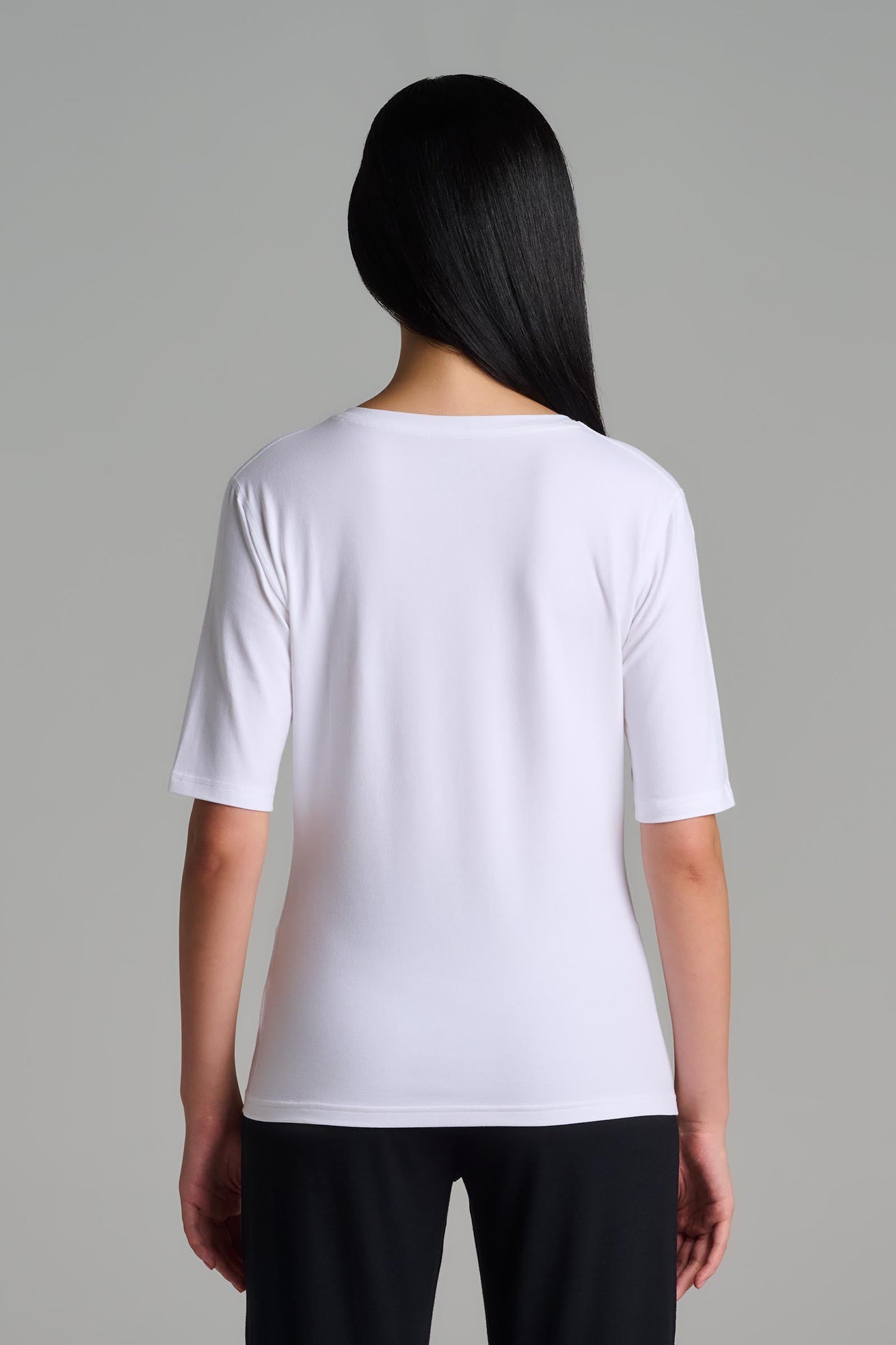 Women's Morada Fitted Short Sleeve V-Neck T-Shirt | White